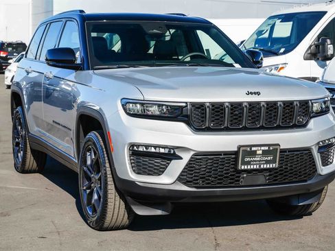 New 2025 Jeep Grand Cherokee Limited image 3