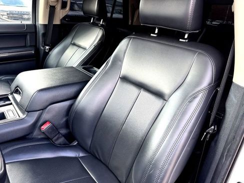 Certified 2022 Ford Expedition Max XLT image 10