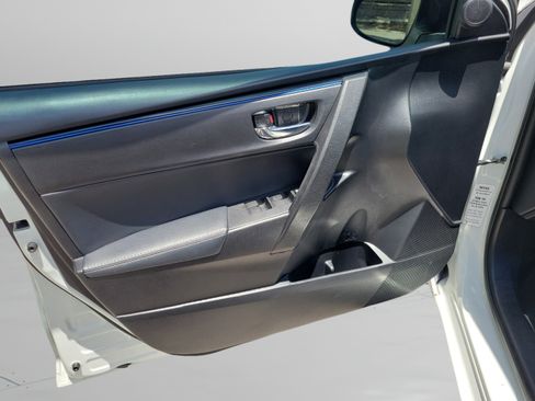 Used 2018 Toyota Corolla SE FWD image 14