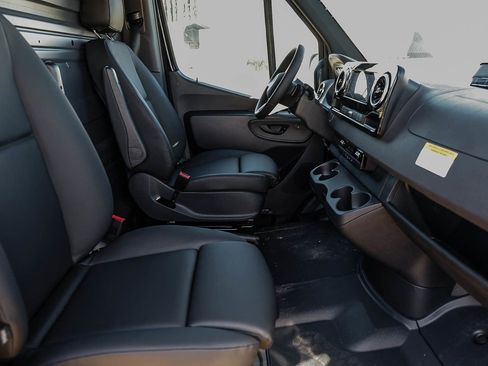 New 2025 Mercedes-Benz Sprinter 2500 image 15