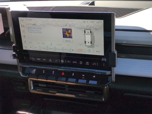 Used 2024 GMC Hummer EV 3X w/ Omega Edition image 32