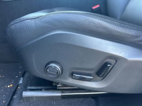 Used 2023 Volvo XC60 B5 Plus image 17