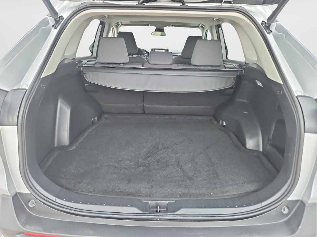 Certified 2021 Toyota RAV4 XLE w/ Convenience Package FWD image 10