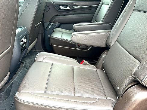 Used 2022 GMC Yukon Denali AWD/4WD image 19