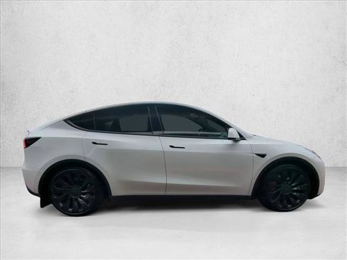 Used 2023 Tesla Model Y Performance image 4