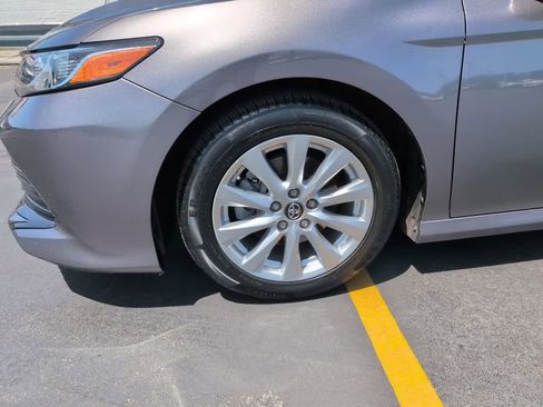 Used 2018 Toyota Camry LE FWD image 11