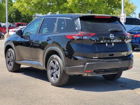 Certified 2025 Nissan Rogue SV FWD image 4