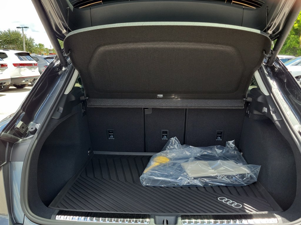 New 2026 Audi Q3 quattro 2.0T AWD/4WD image 13