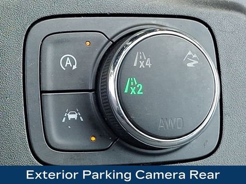 Used 2023 Chevrolet Traverse LT w/ Midnight/Sport Edition AWD/4WD image 17