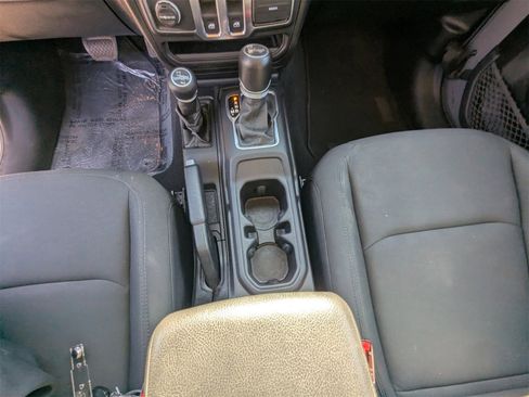 Used 2020 Jeep Wrangler Sport image 17