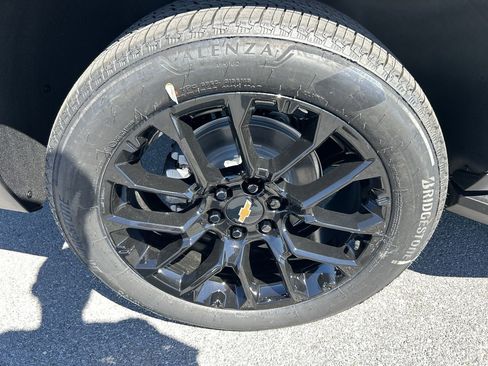 New 2026 Chevrolet Suburban Premier AWD/4WD image 9