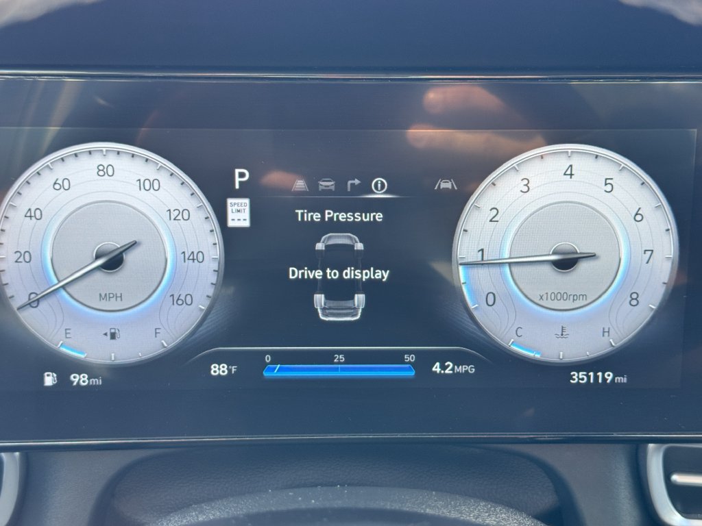 Certified 2025 Hyundai Elantra SEL FWD image 28