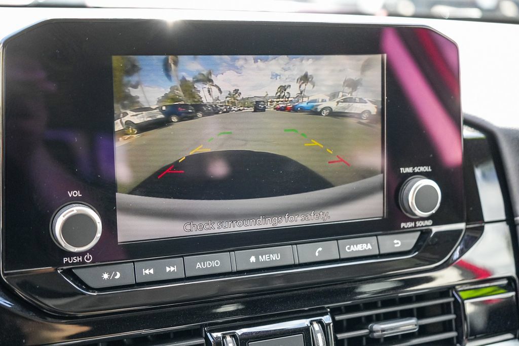 Used 2024 Nissan Pathfinder SV FWD image 22
