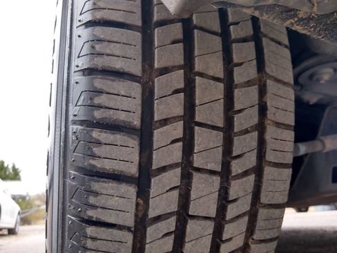 Used 2015 Toyota Camry LE image 34