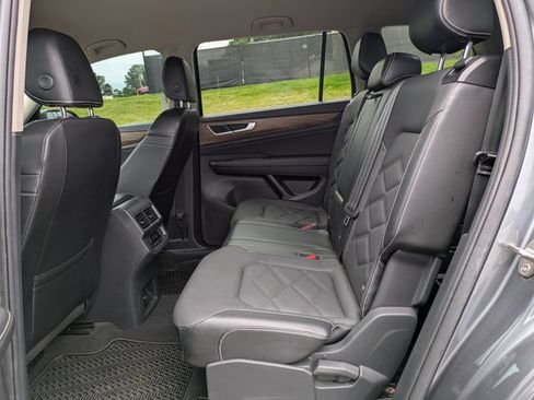 Certified 2024 Volkswagen Atlas SE FWD image 13