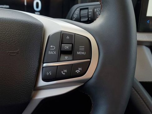 Certified 2025 Ford Explorer Active w/ Active Comfort Package image 16