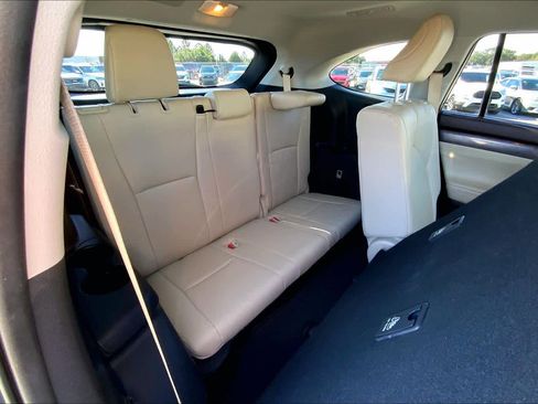 Used 2020 Toyota Highlander Limited image 19