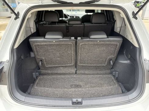 Used 2018 Volkswagen Tiguan SE w/ Panoramic Sunroof Package AWD/4WD image 26