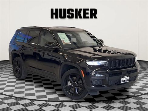 Used 2023 Jeep Grand Cherokee L Laredo image 1