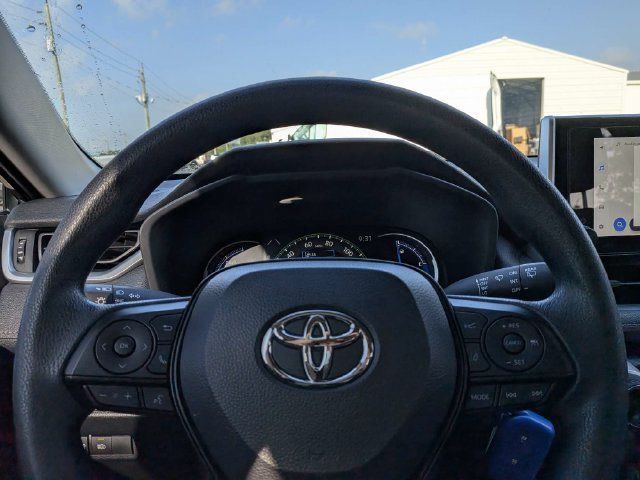 Used 2025 Toyota RAV4 LE AWD/4WD image 20