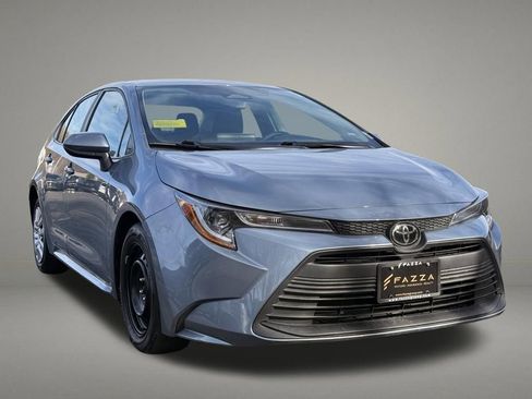 Used 2023 Toyota Corolla LE image 5