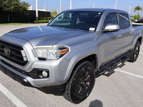 Used 2021 Toyota Tacoma SR5 RWD image 2