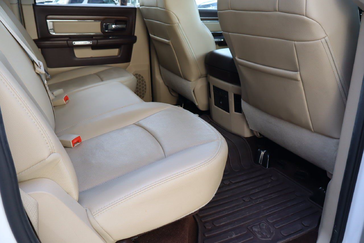 Used 2015 RAM 1500 Laramie RWD image 18