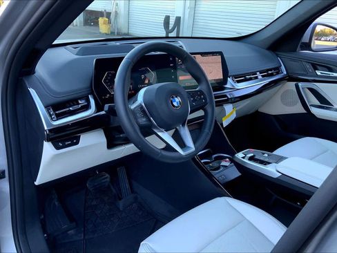 Used 2026 BMW X1 xDrive28i w/ Technology Package image 17