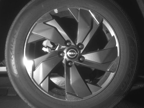 Used 2025 Nissan Rogue SV FWD image 15