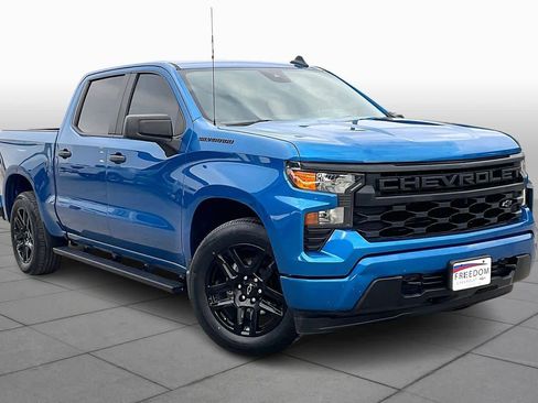 Used 2022 Chevrolet Silverado 1500 Custom w/ LPO, Dark Essentials Package image 6