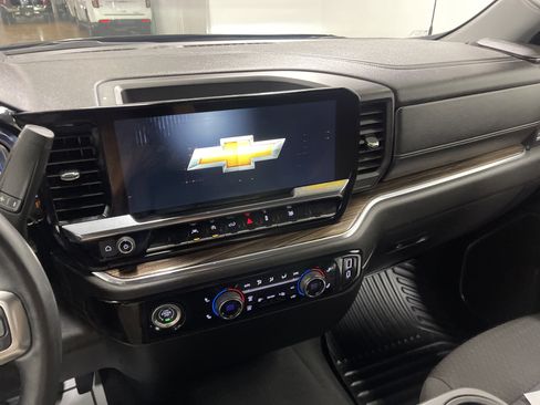 Used 2023 Chevrolet Silverado 1500 LT AWD/4WD image 29