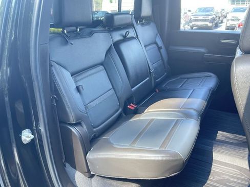 Certified 2022 GMC Sierra 2500 Denali w/ Denali Ultimate Package AWD/4WD image 28
