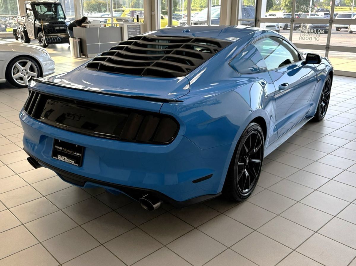 Used 2017 Ford Mustang GT Premium w/ Black Accent Package RWD image 11