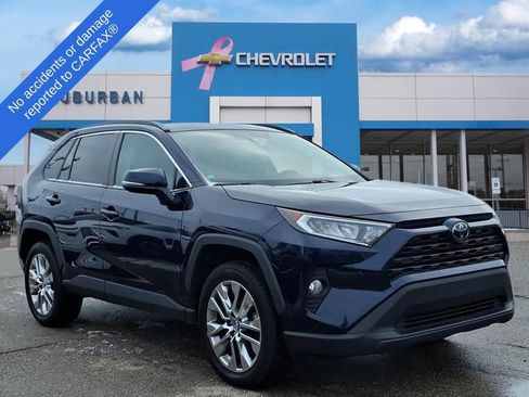 Used 2019 Toyota RAV4 XLE Premium image 3