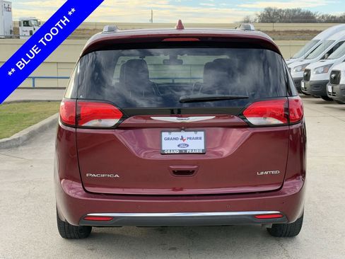 Used 2020 Chrysler Pacifica Limited image 7