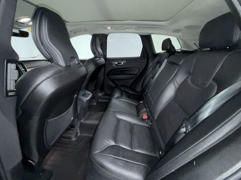 Used 2023 Volvo XC60 B5 Plus w/ Climate Package AWD/4WD image 4
