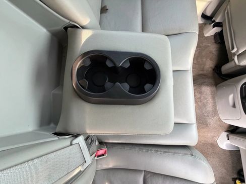 Used 2011 Chevrolet Avalanche LTZ image 40