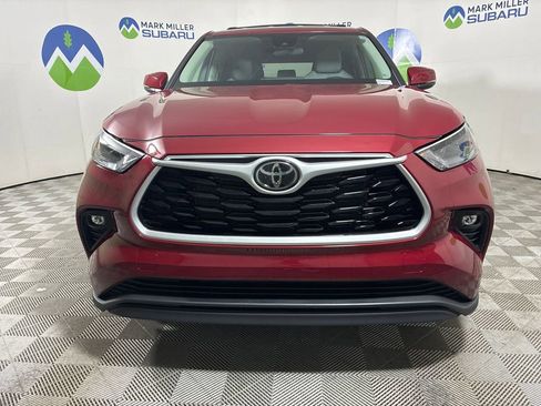 Used 2023 Toyota Highlander LE image 2