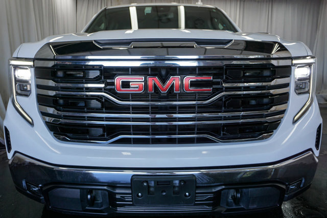 Used 2025 GMC Sierra 1500 SLT AWD/4WD image 3