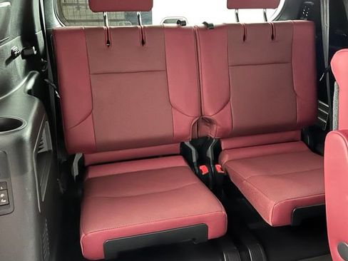 Used 2023 Lexus GX 460 Premium w/ Accessory Package AWD/4WD image 25