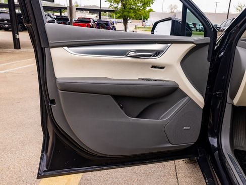 Used 2020 Cadillac XT5 Premium Luxury w/ LPO, Floor Liner Package image 31