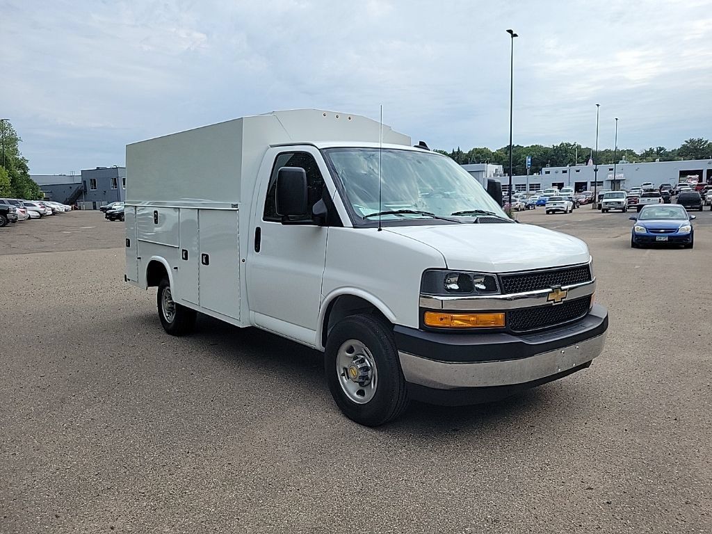 Used 2024 Chevrolet Express 3500 w/ Power Convenience Package RWD image 4