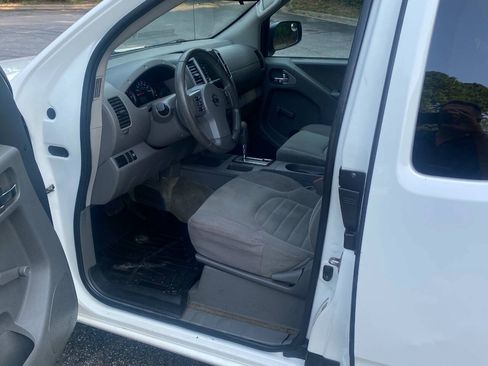 Used 2018 Nissan Frontier S RWD image 10