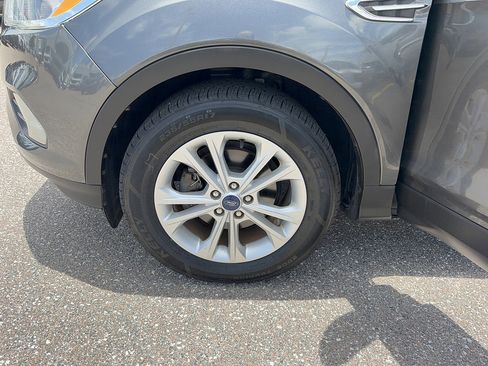 Used 2018 Ford Escape SE w/ SE Sync 3 Package FWD image 35