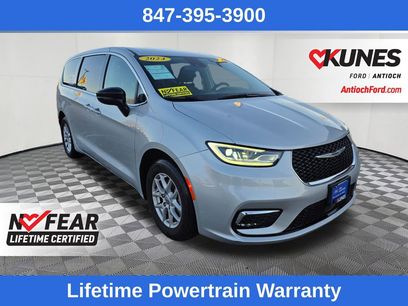 Used 2024 Chrysler Pacifica Touring-L