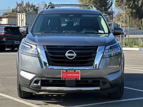 Certified 2024 Nissan Pathfinder Platinum w/ Cargo Package FWD image 9