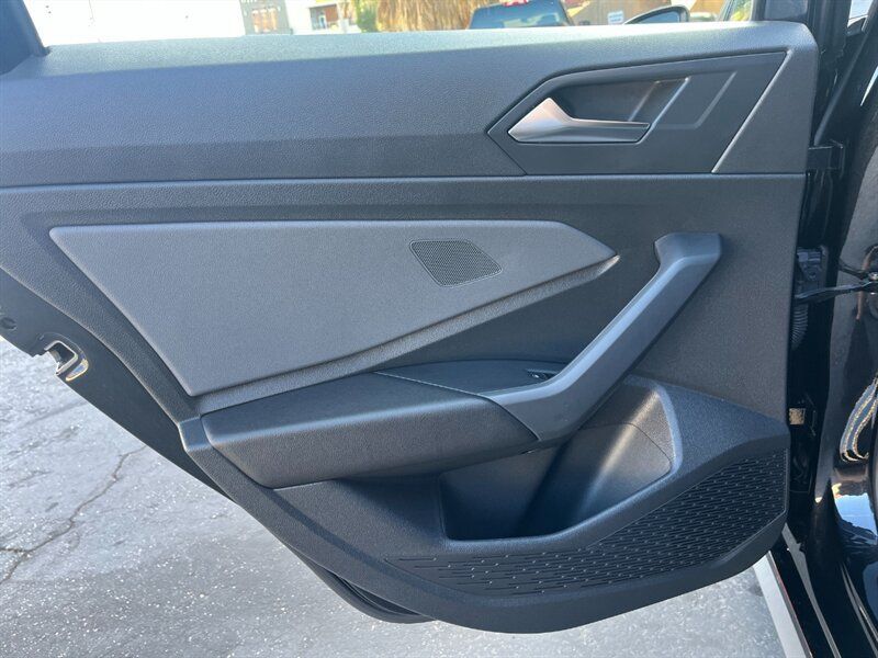Used 2025 Volkswagen Jetta GLI Autobahn FWD image 39