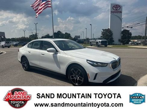 Used 2026 BMW 530i RWD image 1