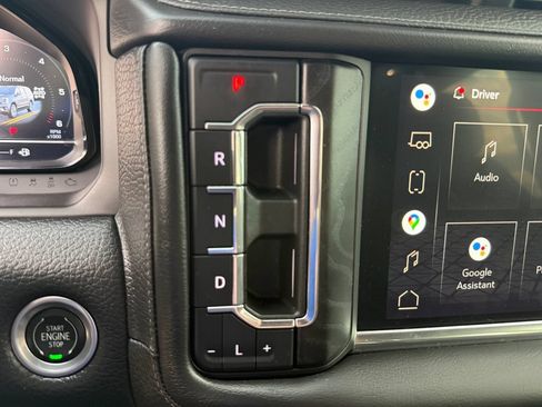 Used 2022 GMC Yukon Denali w/ Denali Premium Package AWD/4WD image 30