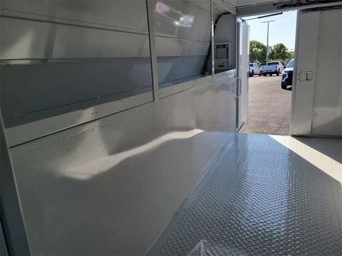 New 2025 Chevrolet Express 3500 Work Van w/ Power Convenience Package image 12